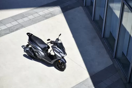 burgman_street_125ex_m3_action_46-5ozndrkygw.jpg
